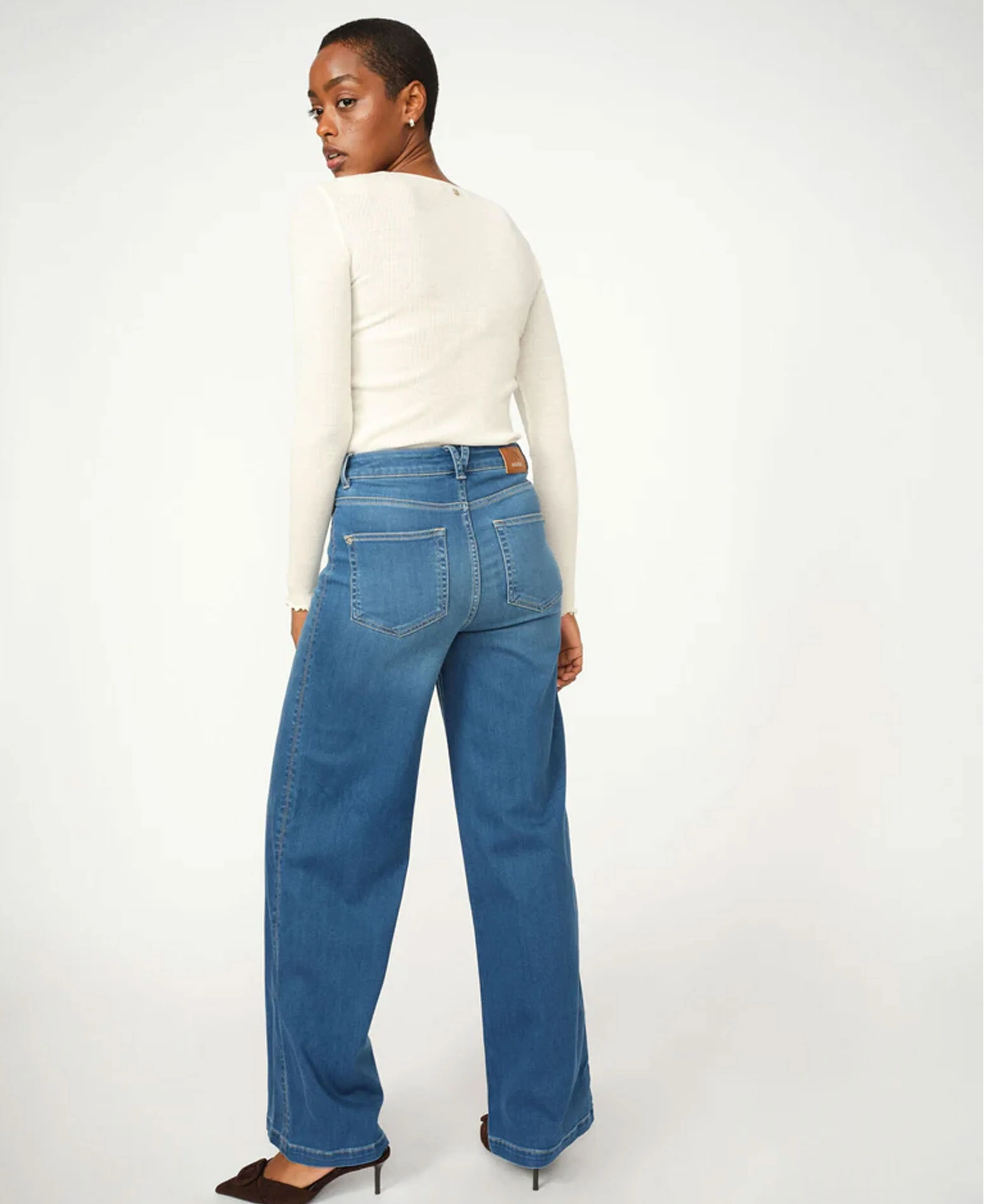 Colette Deluxe Jeans - Mid Blue - Image 4