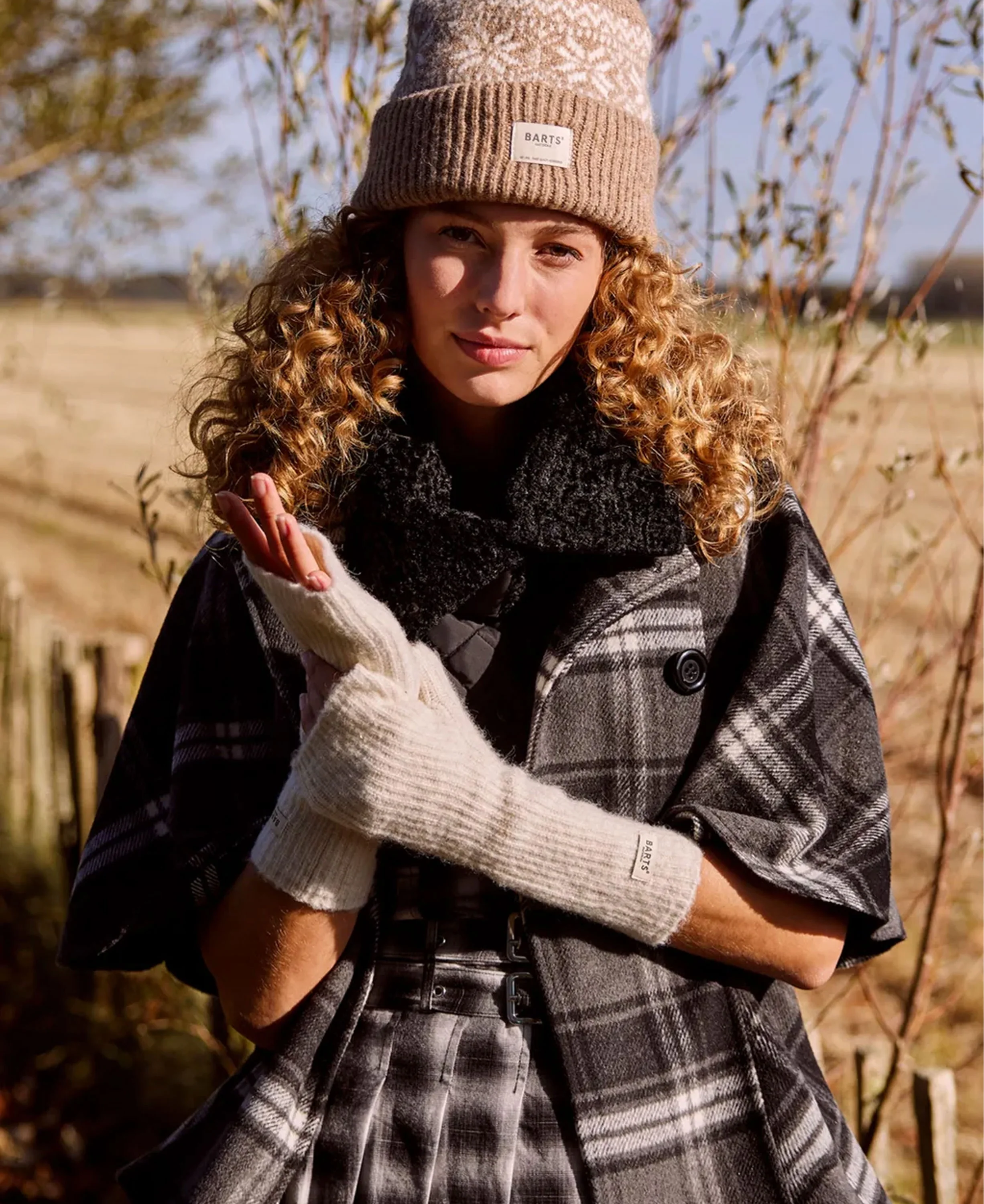 Darty Fingerless Gloves - Cream - Image 4