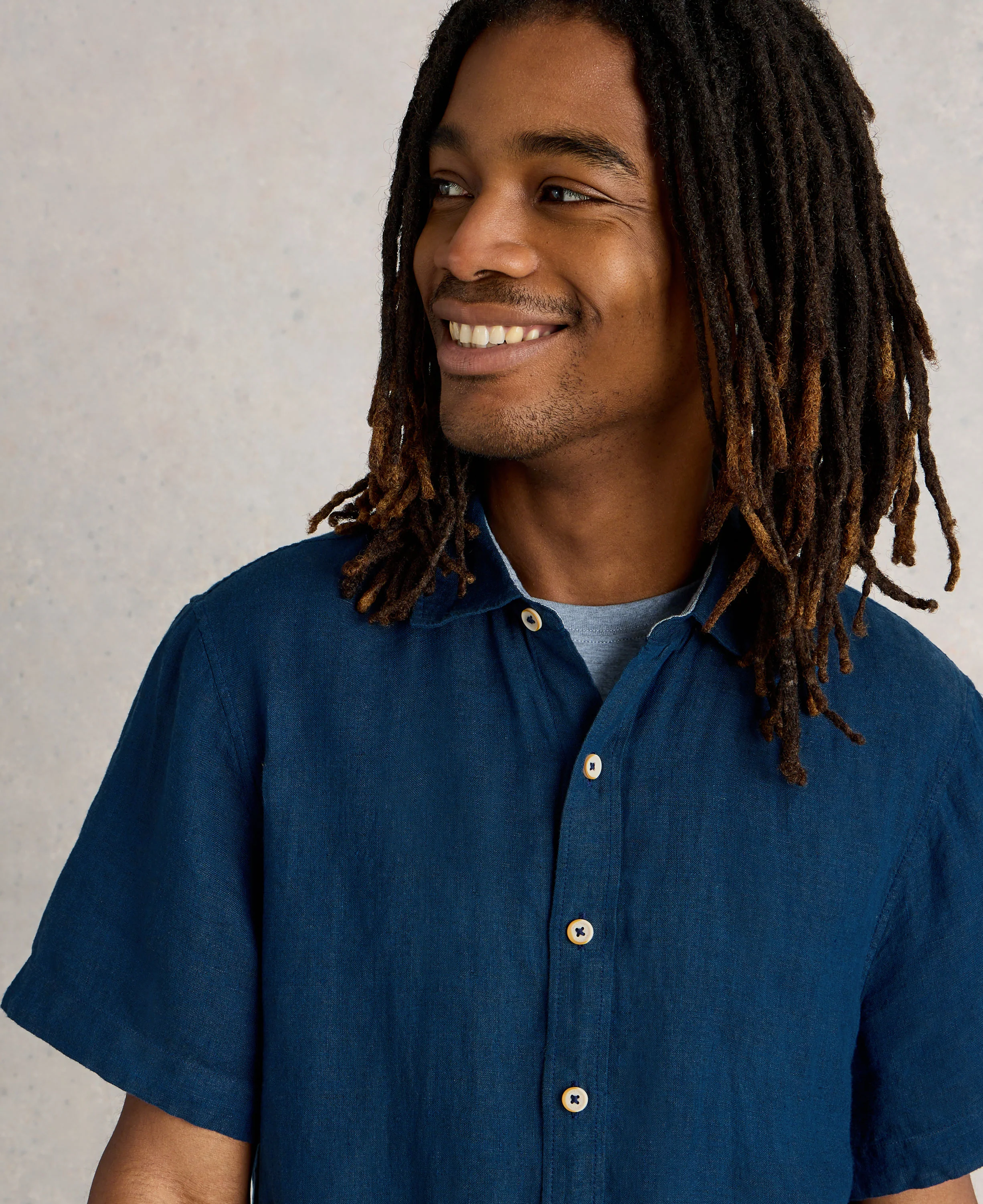 Keswick Short Sleeve Linen Shirt - Dark Navy - Image 4