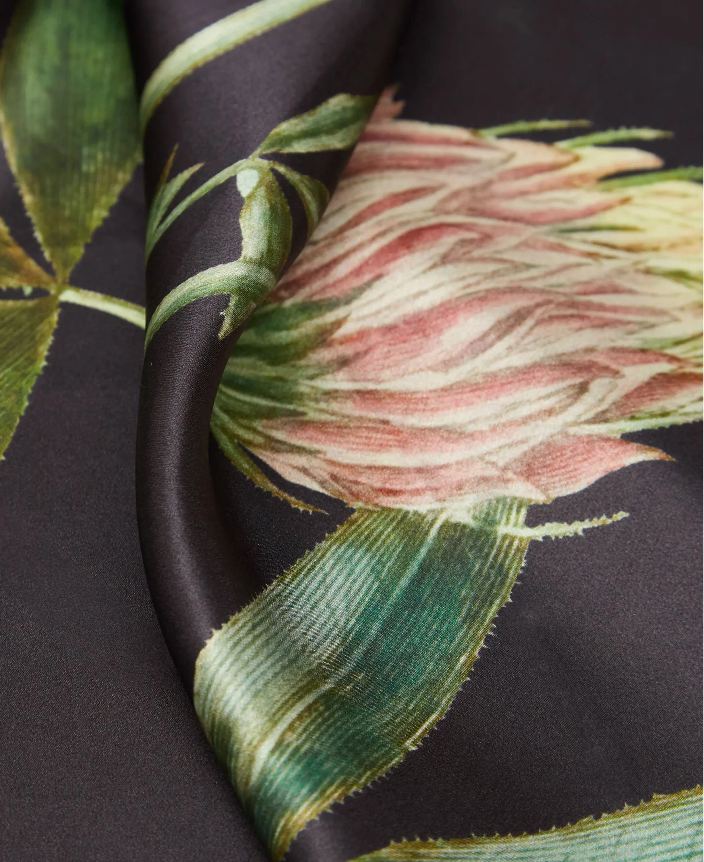 Trifolium Scarf - Trifolium Off-Black/Yellow - Image 4