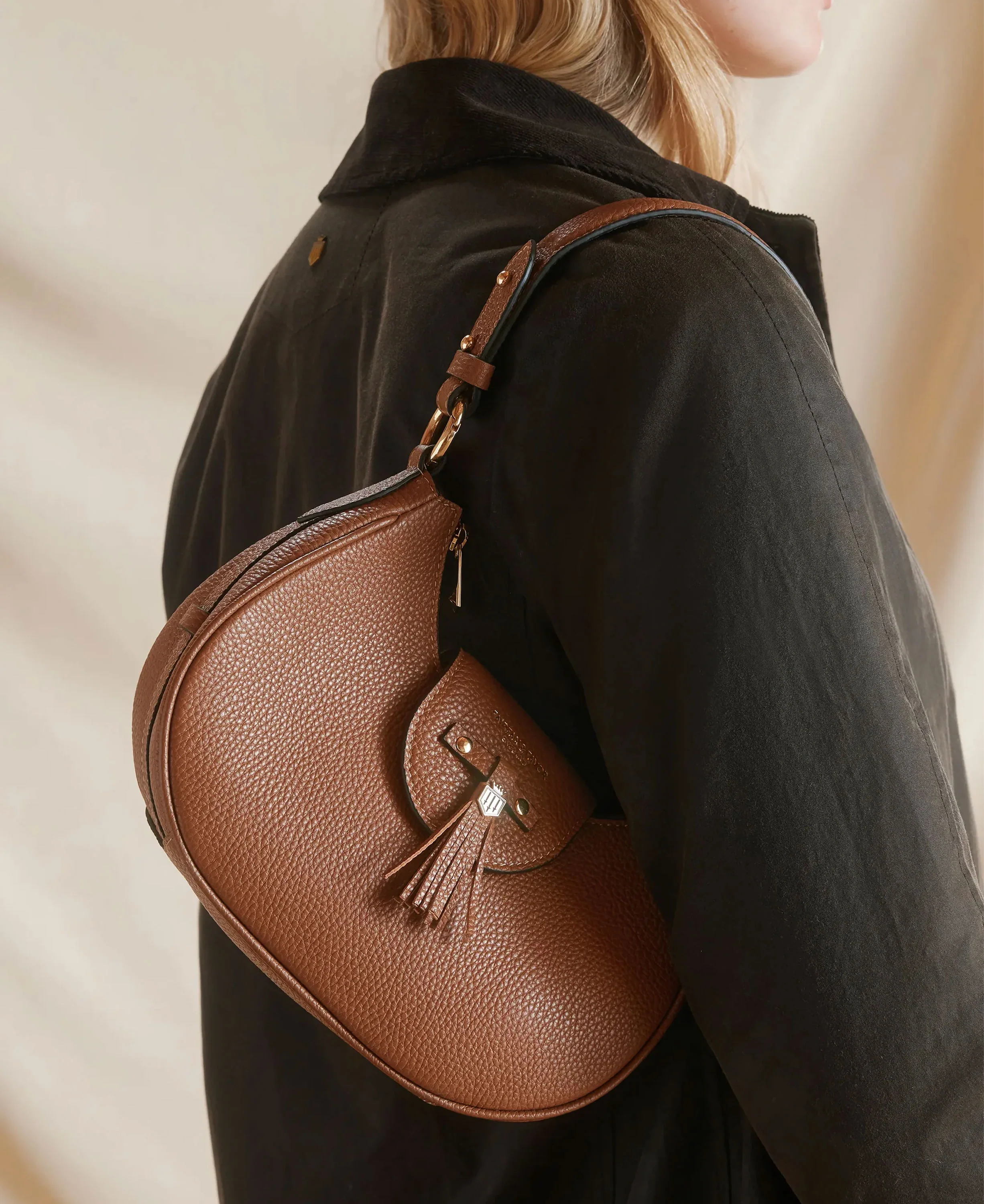 Windsor Shoulder Bag - Tan Leather - Image 4